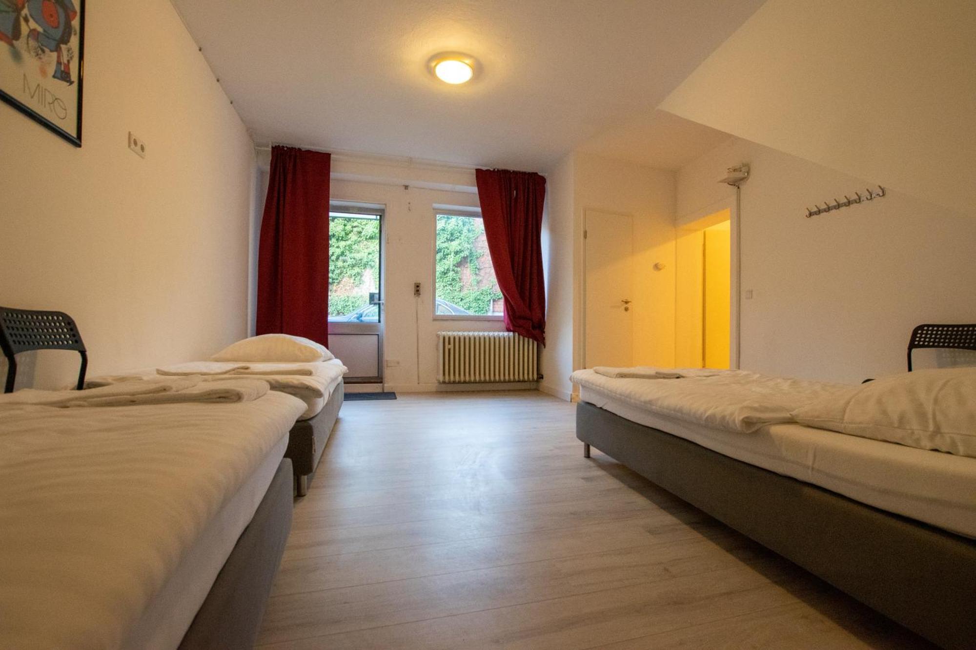 Spacious House Дюссельдорф Номер фото