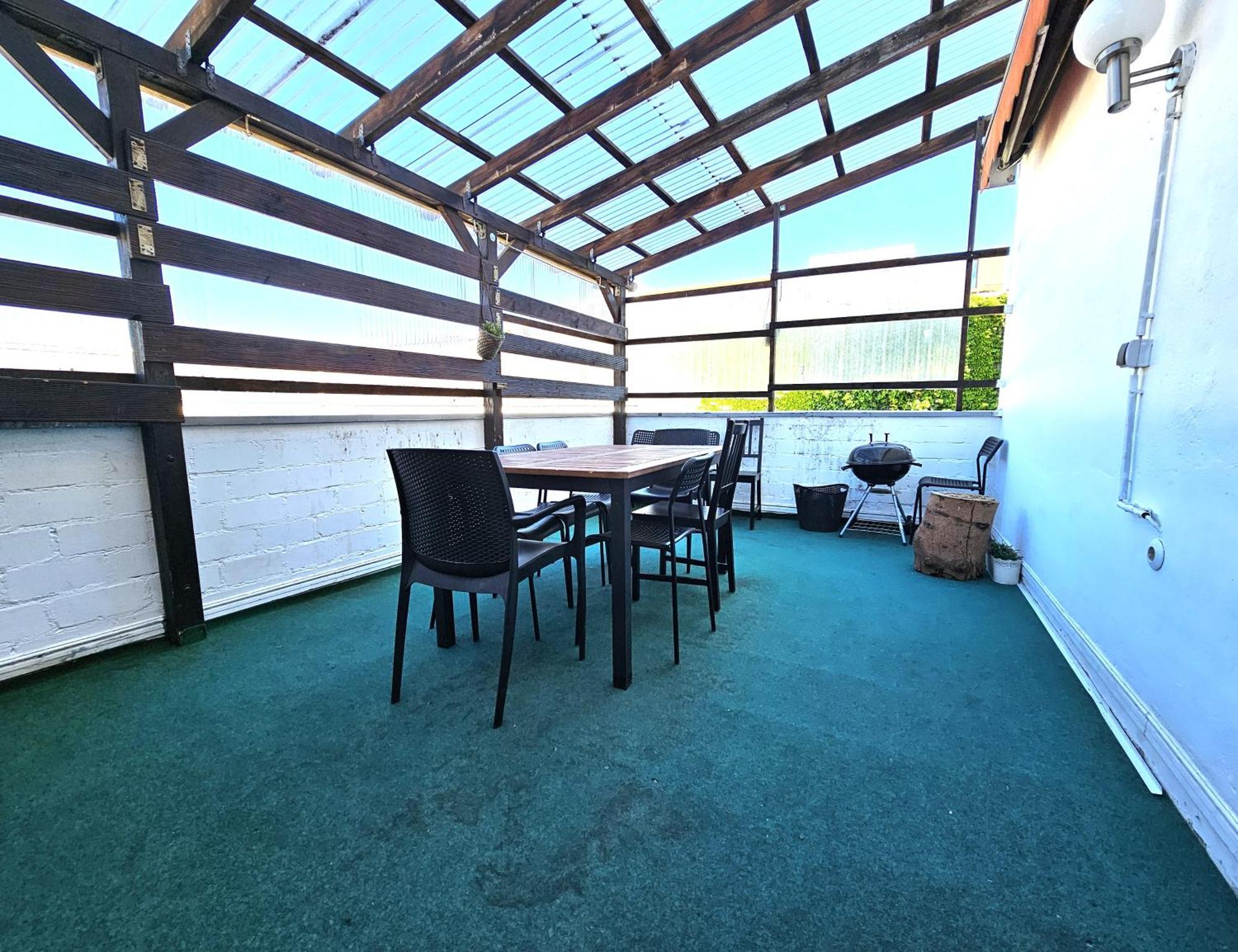 Spacious House Дюссельдорф Номер фото