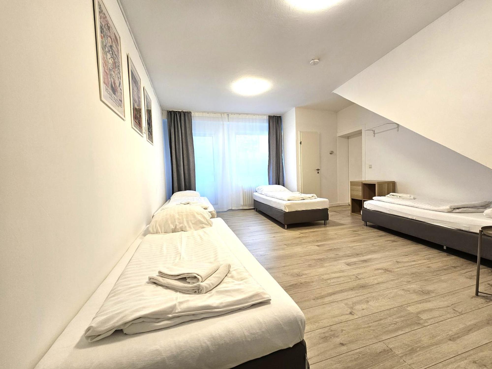Spacious House Дюссельдорф Номер фото